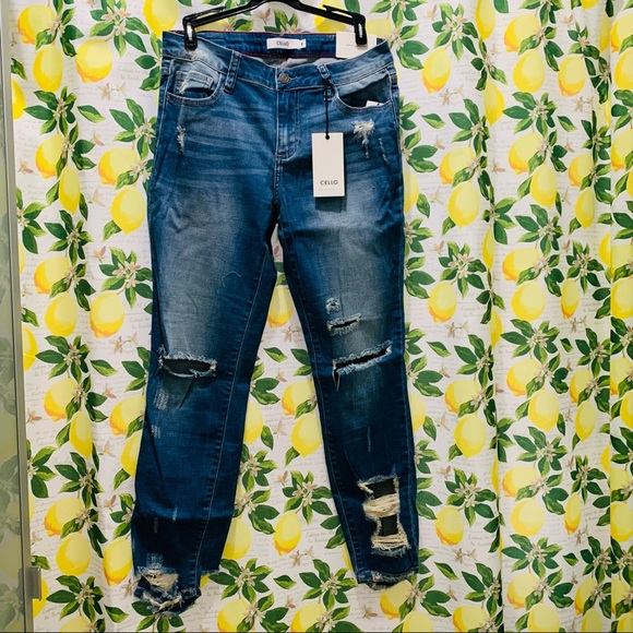 Ripped Jeans size 9 - Picture 3 of 9